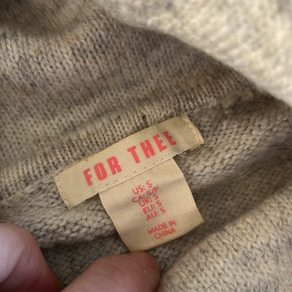 SWEATER - Grey/cream in color - float style with cowl neck!!!! - Picture 4 of 5